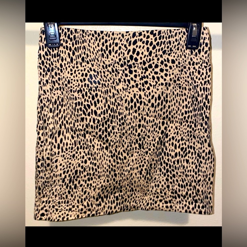 Brandy Melville Pheobe Leopard Cheatah Print Mini Skirt size XS - Made in Italy